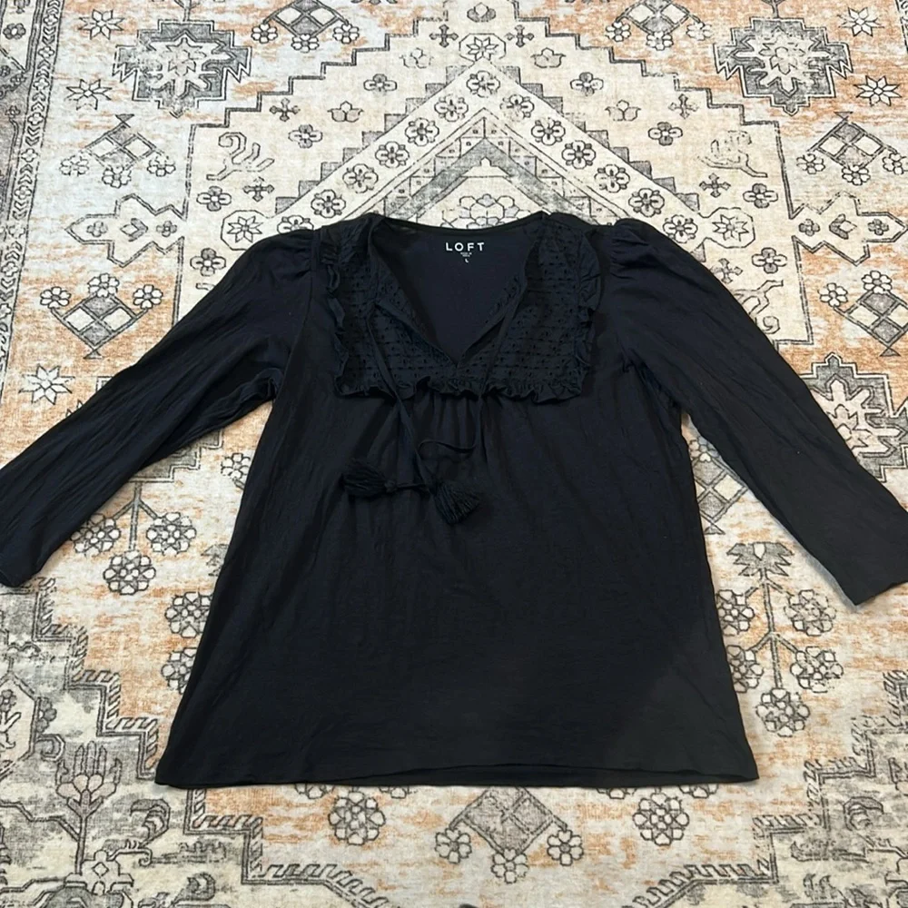 LOFT L black lightweight boho peasant blouse; 💯 cotton, tassel neck, puff sleeve